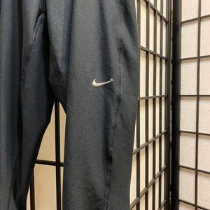 Nikes, Capri leggings size small